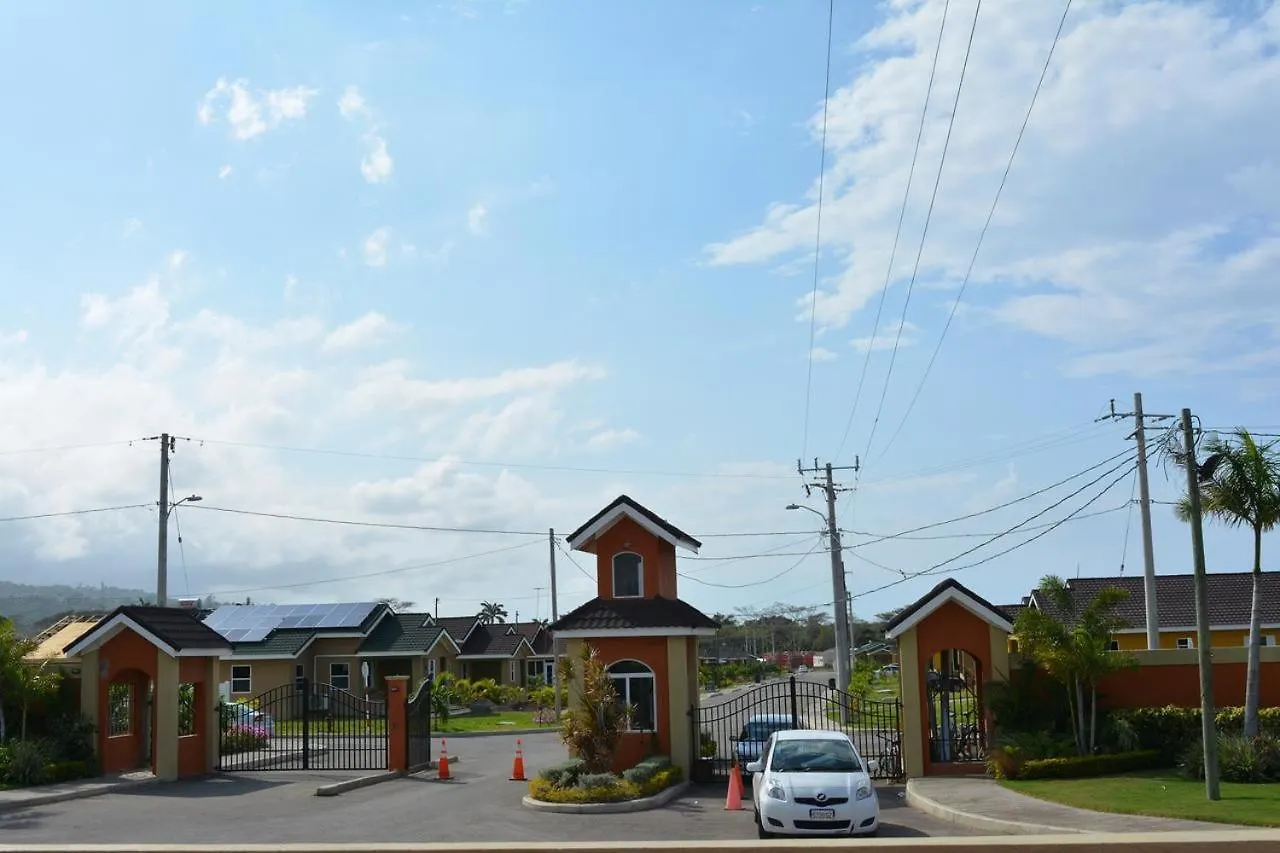 Crimson Heights Apartment Mammee Bay 0*,  Jamaica