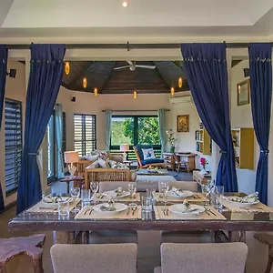 https://luxury-villa-sleeps-6-beach-access-montego-bay.hotelsmontegobay.org